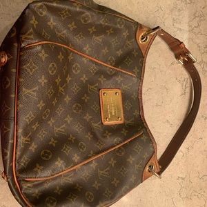 Louis Vuitton Galleria PM with dust cover & bag